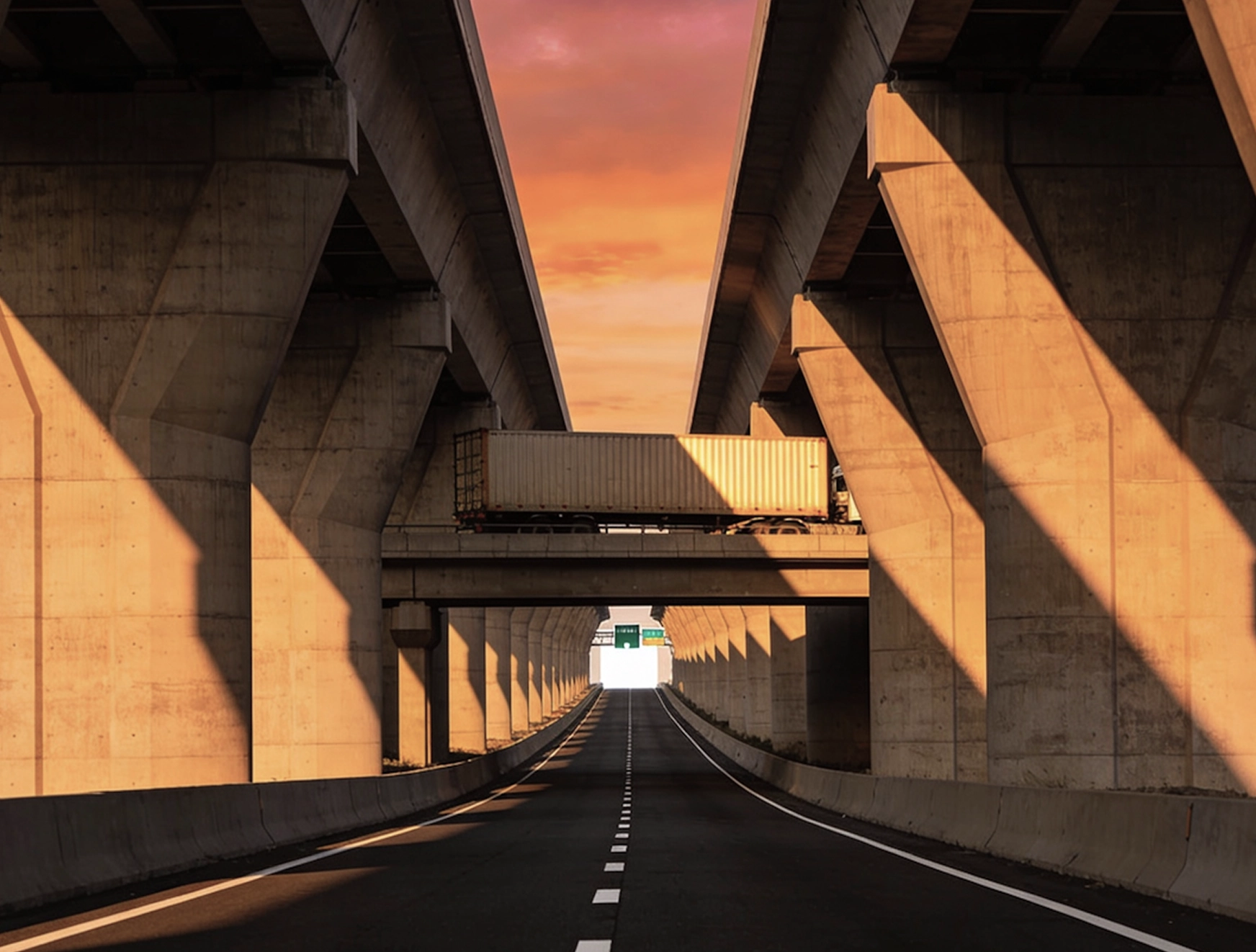 kontrek-service-highway-sunset